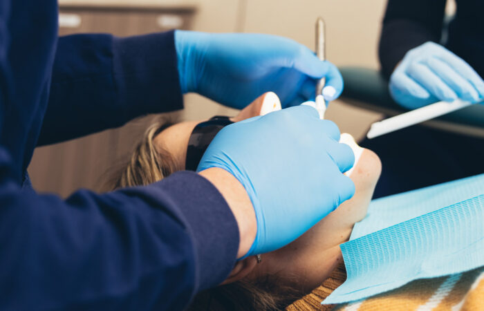 Microsurgery and Endodontic Techniques